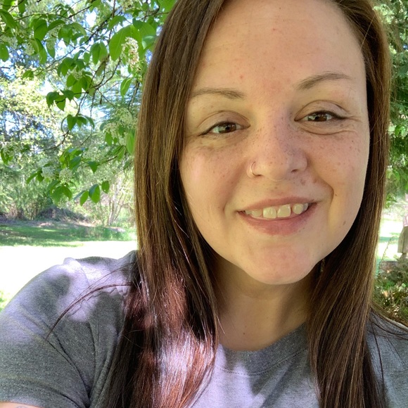 Meet your Posher, Jenn - Picture 2 of 2